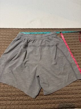 lululemon athletica Men's Gray Athletic Shorts small